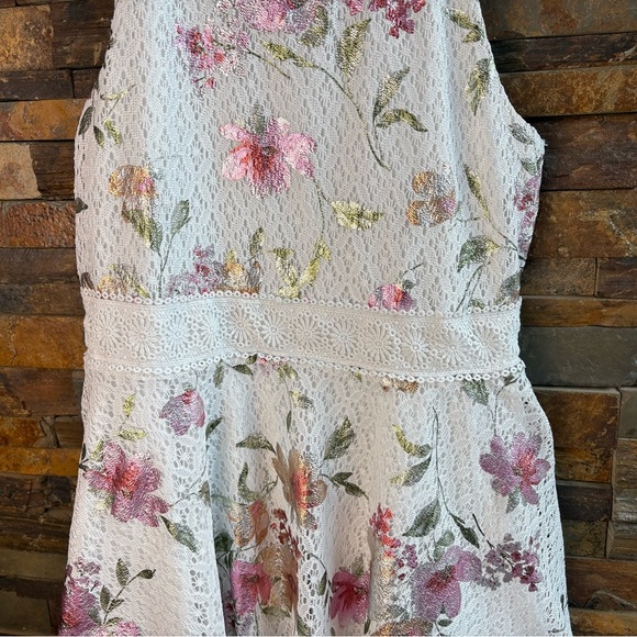 Floral Lace Kids Dress - Picture 4 of 9